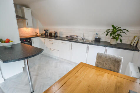 Kitchen/Breakfast...
