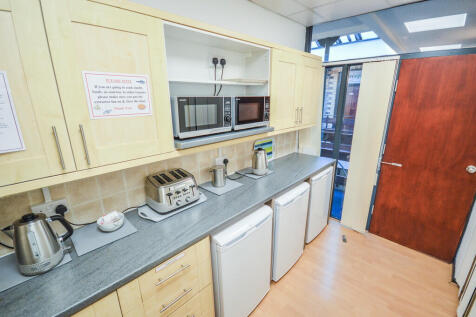 Communal Kitchen 