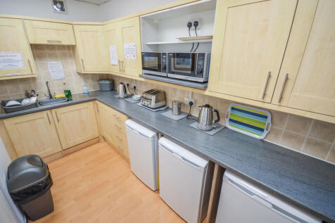 Communal Kitchen 