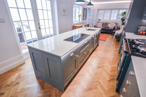 Kitchen/Breakfast...