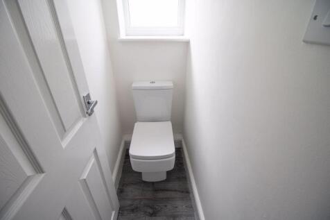 Toilet (Upper Floor)