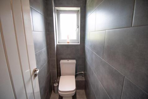 Standalone toilet