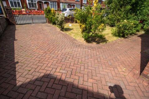 Front Garden/Driveway