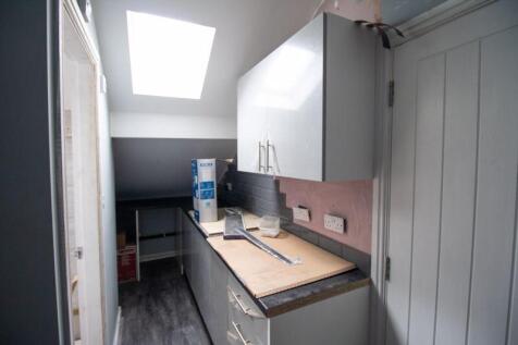 Room 3 - kitchen (Top floor, converte...