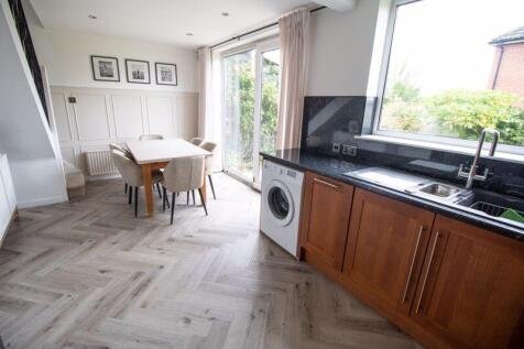 Kitchen/Dining Area