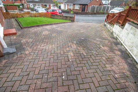 Front Garden/Driveway