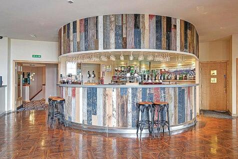 Restaurant / Bar