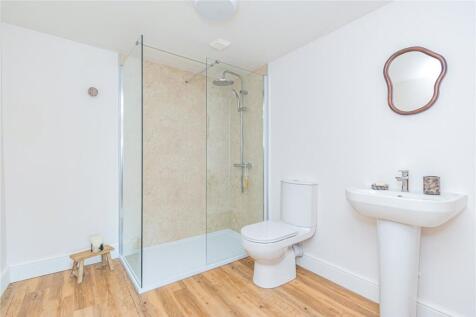 Bedroom 1 Ensuite