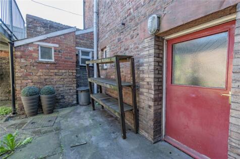 Shared Rear Yard
