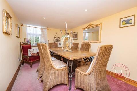 Dining Rm./Guest Bed