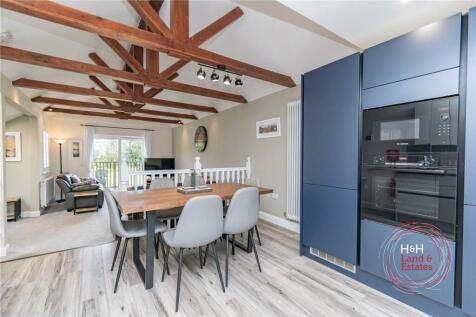 Kitchen Dining Area