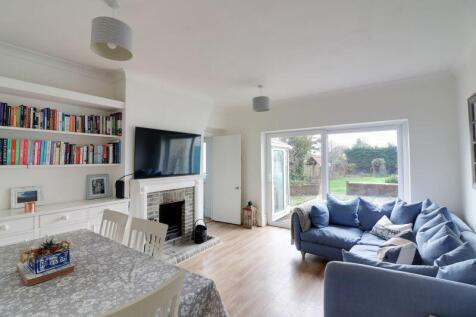 Sitting/Dining Room
