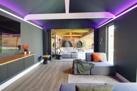 Bar/Games Room