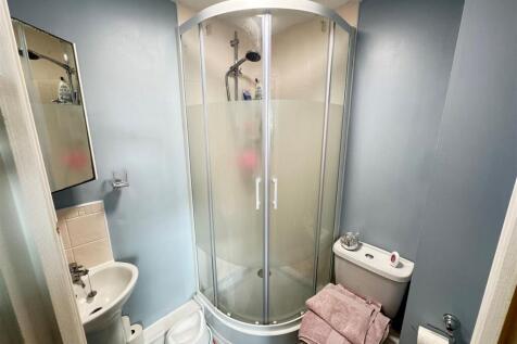 En-Suite Shower