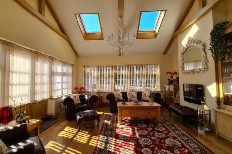 Conservatory / Family Room