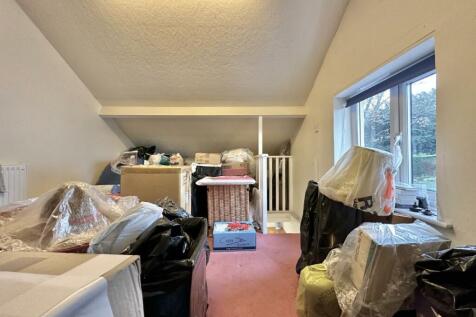 ATTIC ROOM/OCASSIONAL BEDROOM OR OFFICE
