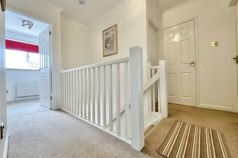 FIRST FLOOR LANDING