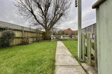 Rear Garden and Outbuilding