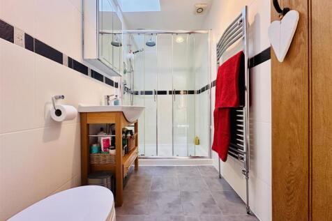 Ensuite Shower Room