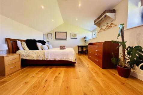 Ground Floor Suite