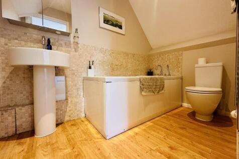En suite Bathroom