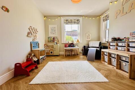 SECOND SITTING ROOM