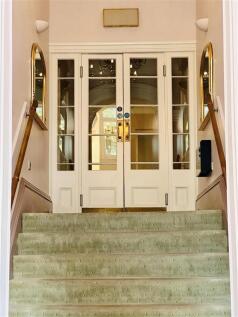 Communal Entrance and Lift