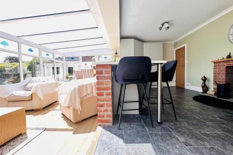 Family Room/Conservatory