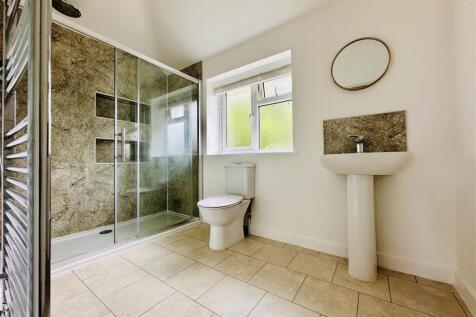 Family Shower Room