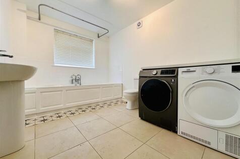 Bathroom/utility
