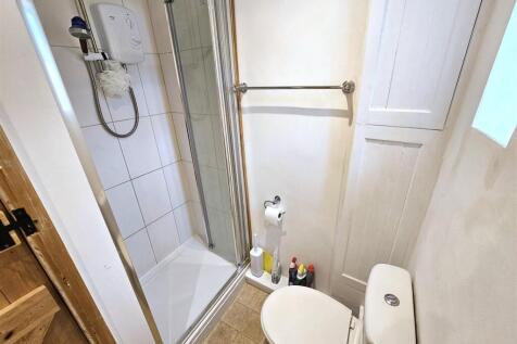 Annexe Shower Room