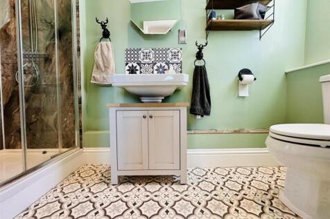 En Suite Shower Room