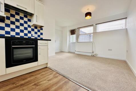 Living Room / Kitchen