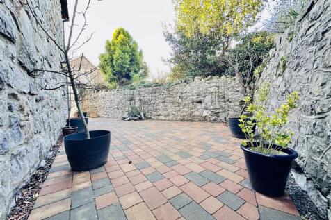 Rear Courtyard Garden