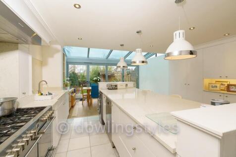 Kitchen/family room.