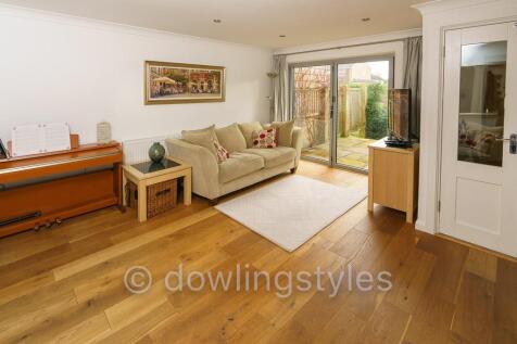 Reception room.