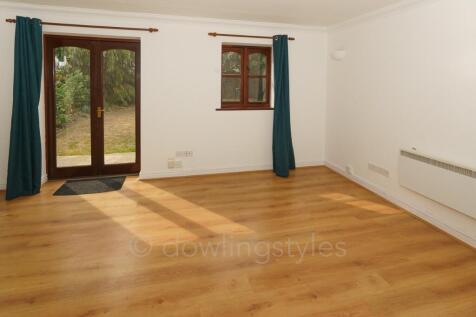 Lounge/dining room.