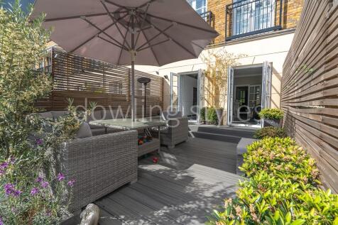 Rear patio garden.
