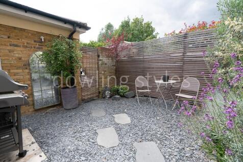 Rear patio garden.