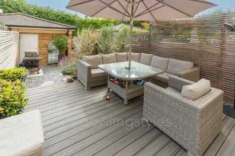 Rear patio garden.