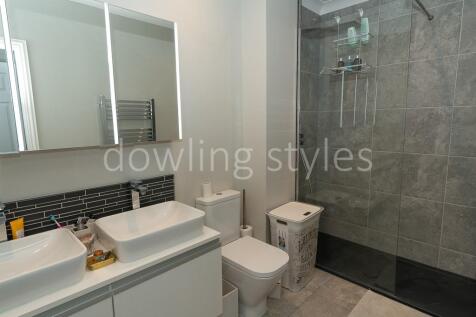 Bedroom 2 ensuite.