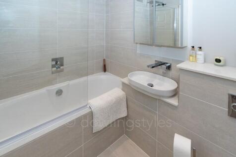 Family bathroom.