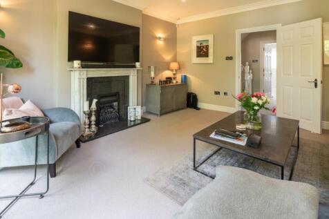 Reception room.