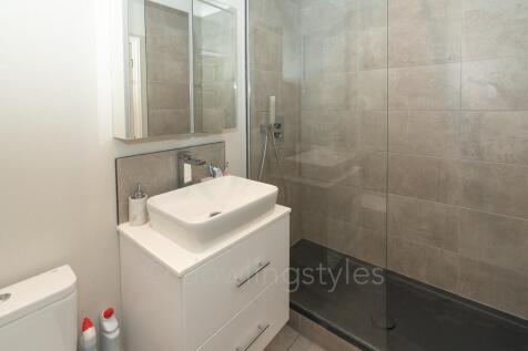 Bedroom 2 ensuite.
