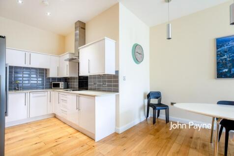 00e83168-a5ad-f01...