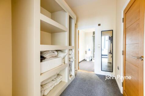 2ee83168-a5ad-f01...