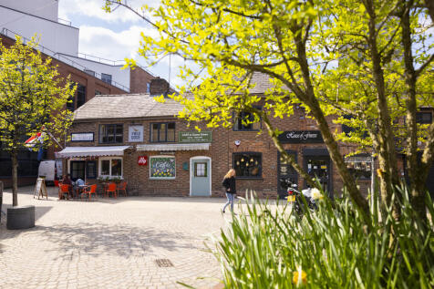 Goose Green, Altrincham