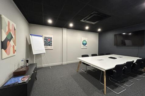 Bookable Meeting Room in Beechfield House