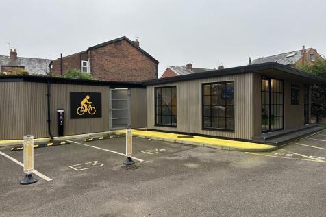 Bike Hub &amp; Garden Room