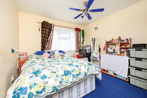 24 Hearsey Garden...